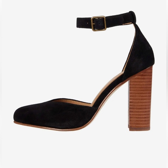 Pair of black velvet Soludos heels from Anthropologie - Picture 7 of 7